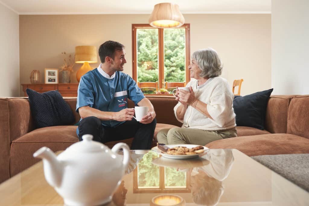 Aidant familial : 5 conseils essentiels pour prendre soin de vous et de votre proche